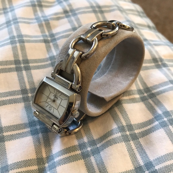 101% Genuine Fossil Women’s Watch - Picture 2 of 6